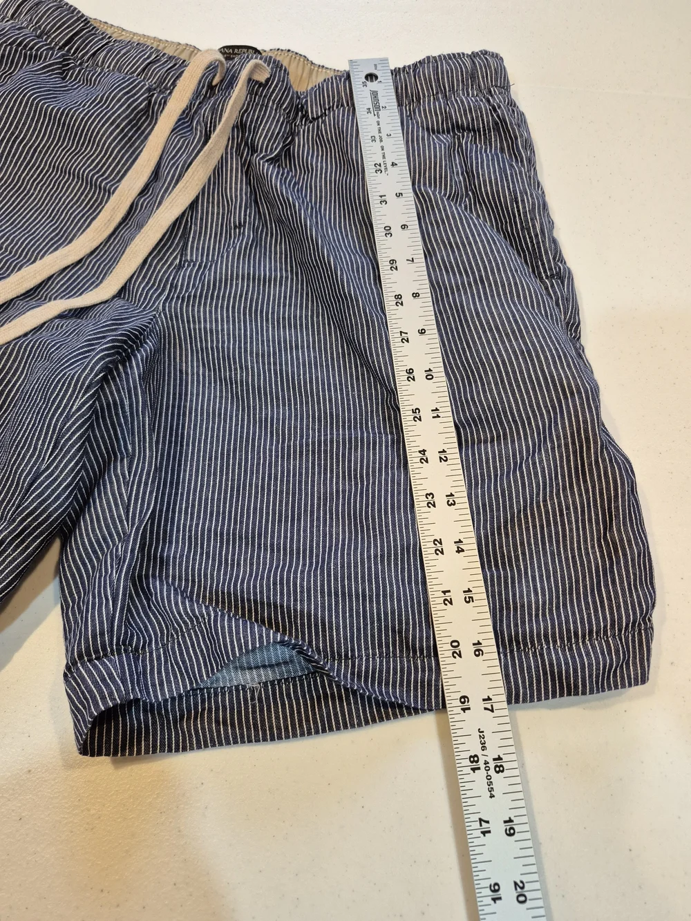 Banana Republic Navy and White Pinstripe Flat Front Shorts 4822